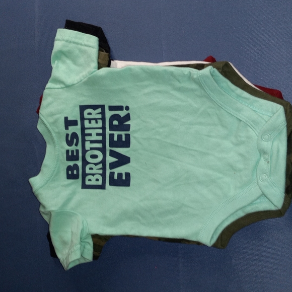 6 bodysuits - Picture 4 of 7